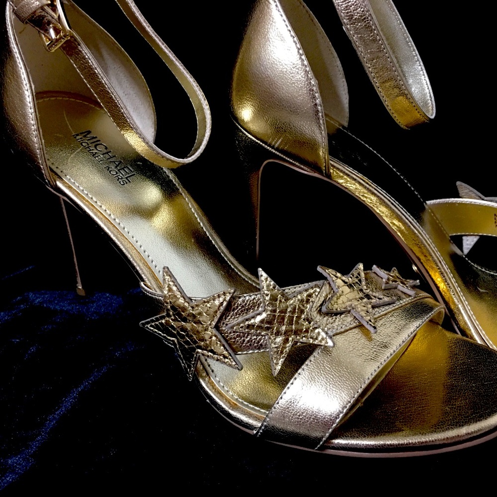 Michael Kors gold star 4" heels size 7 1/2 med